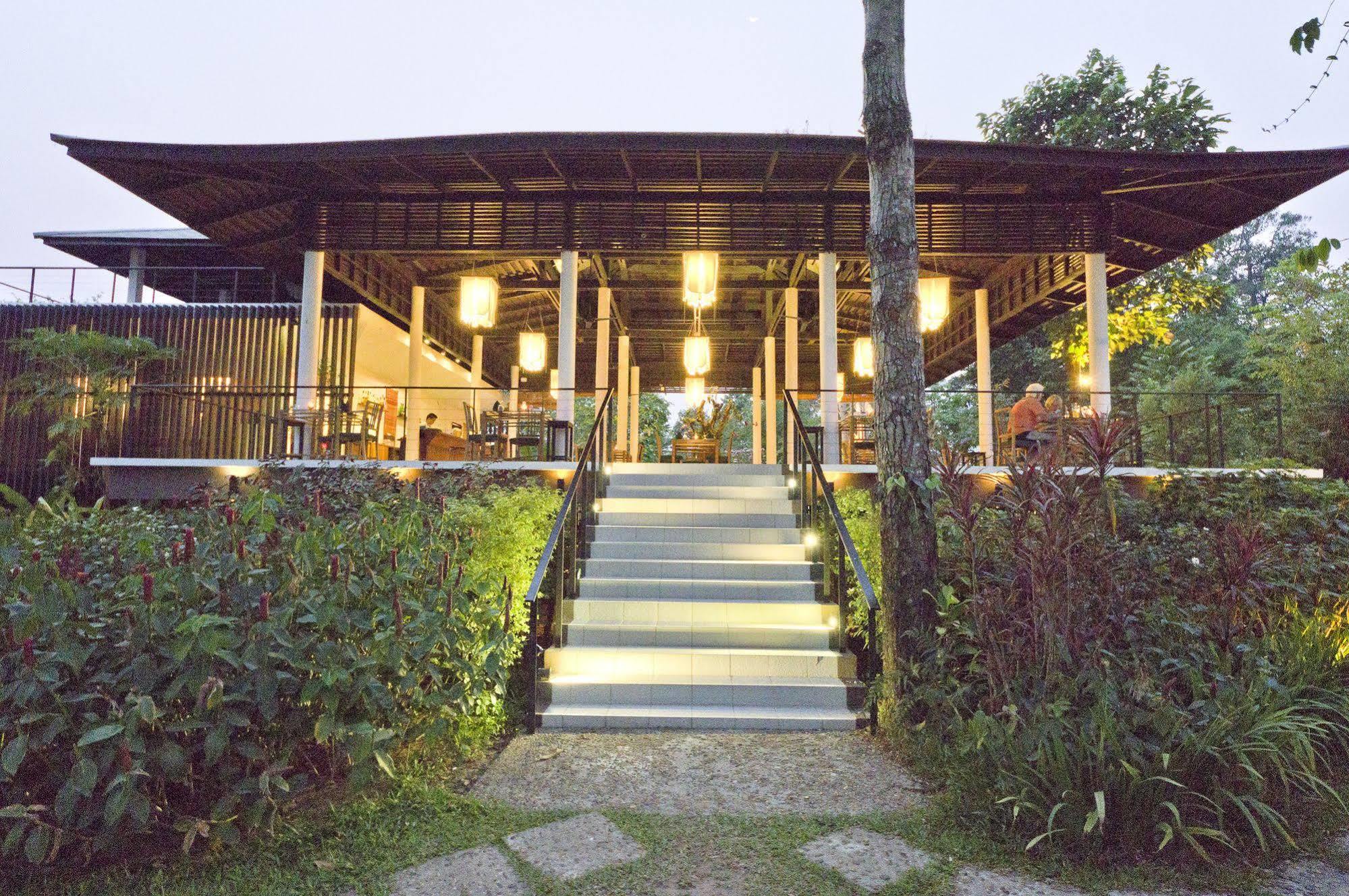 The River Resort Champasak Exterior photo