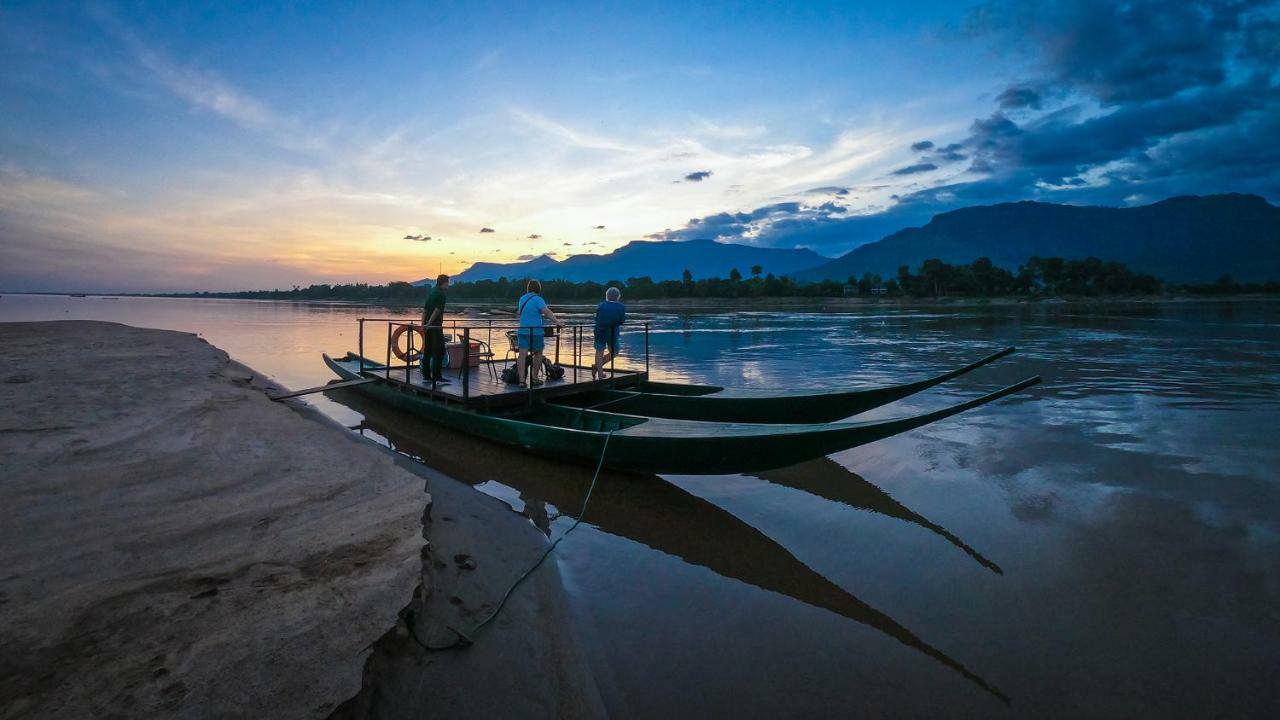 The River Resort Champasak Exterior photo